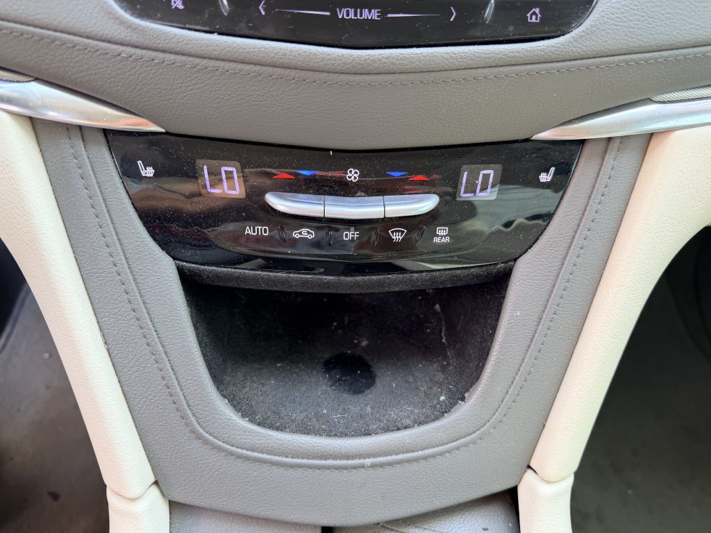 Photo 18 of this CADILLAC XT5