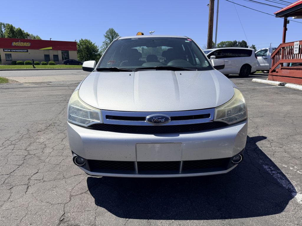 Photo 2 of this FORD FOCUS