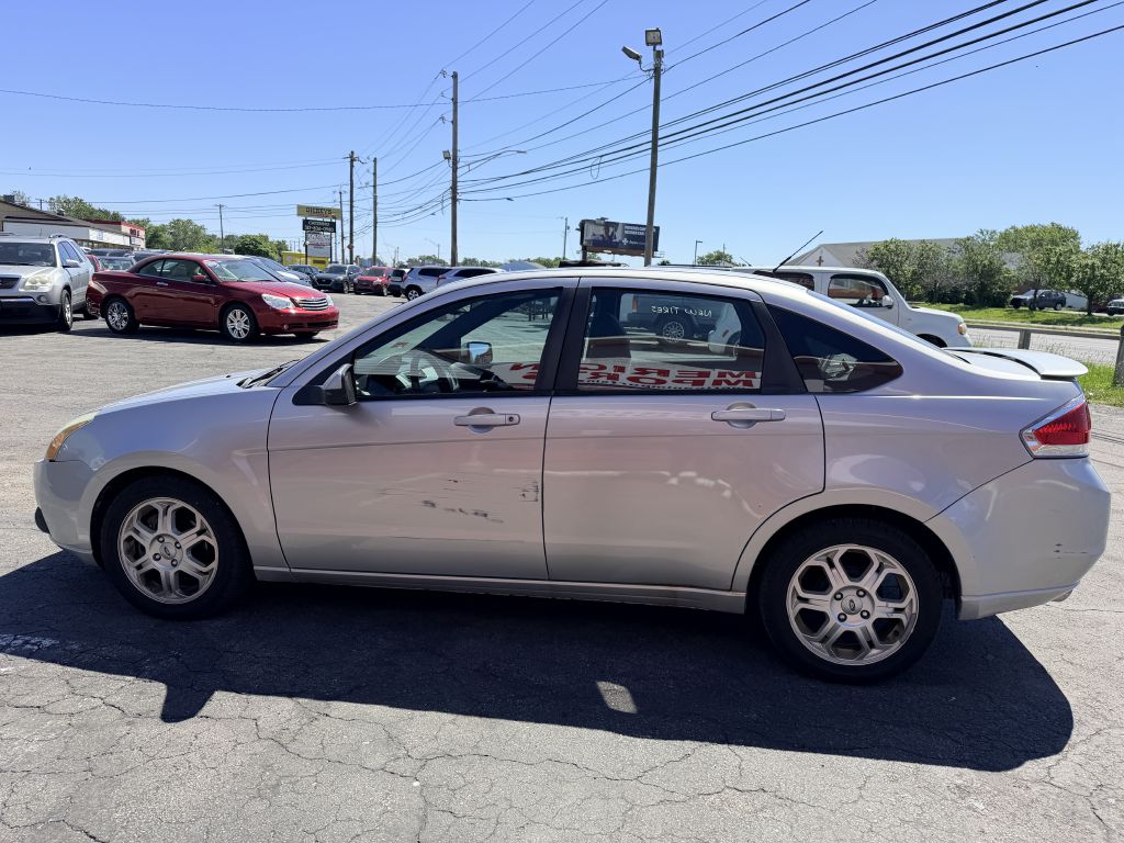 Photo 3 of this FORD FOCUS