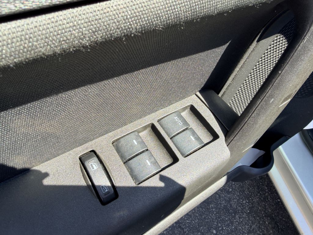 Photo 8 of this FORD FOCUS
