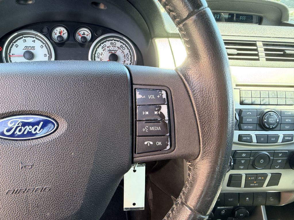 Photo 15 of this FORD FOCUS