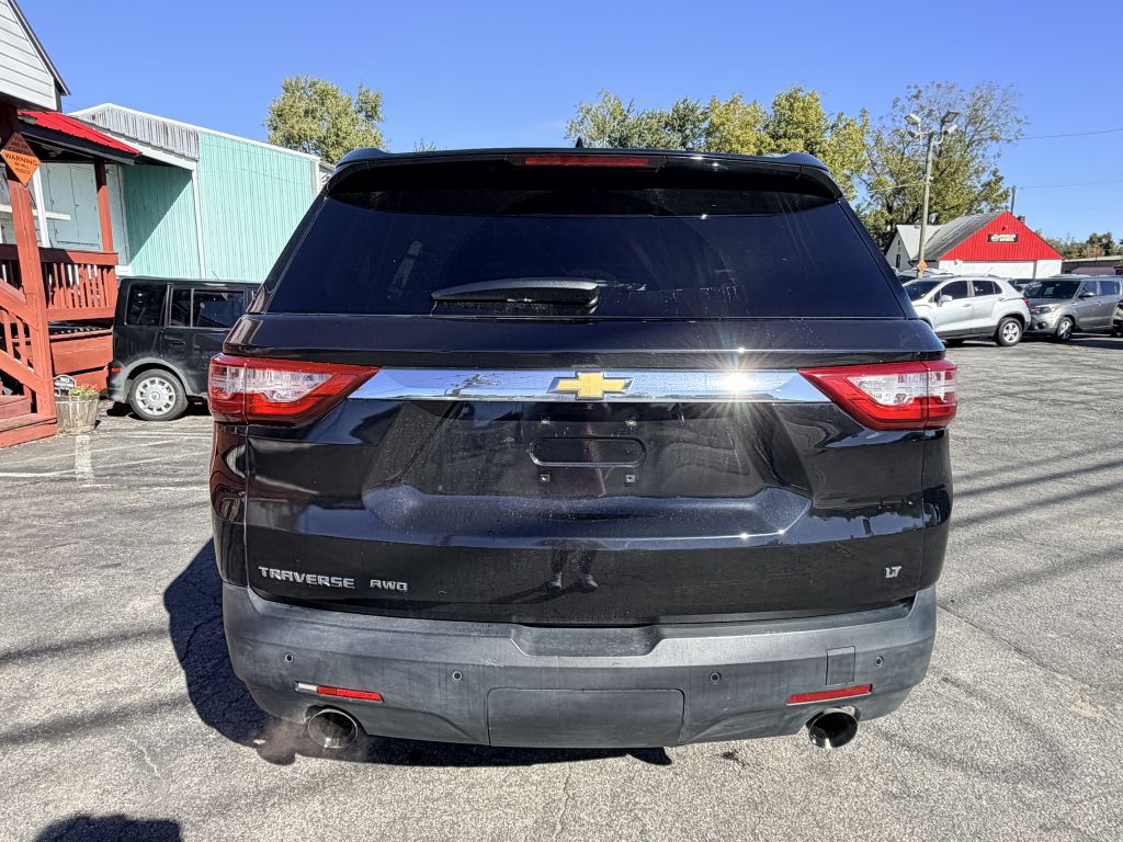 Photo 4 of this CHEVROLET TRAVERSE