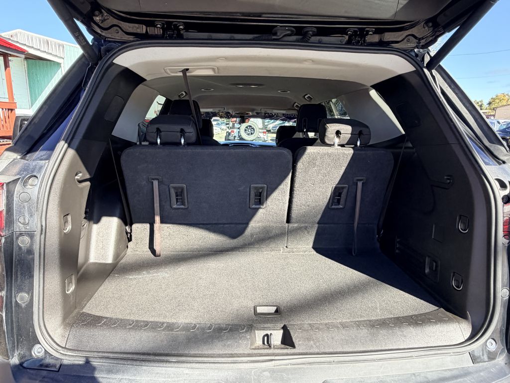 Photo 5 of this CHEVROLET TRAVERSE