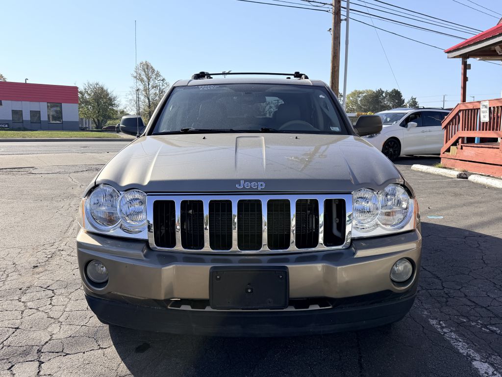 Photo 2 of this JEEP GRAND CHEROKEE