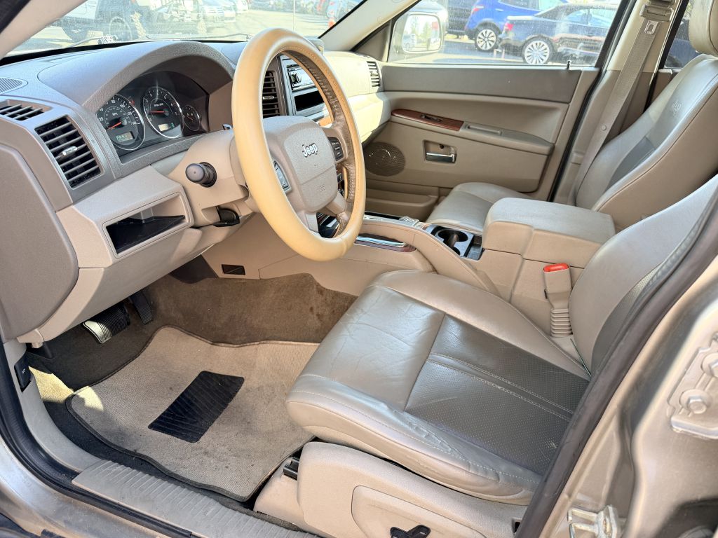 Photo 8 of this JEEP GRAND CHEROKEE