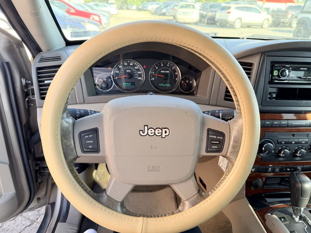 Photo 9 of this JEEP GRAND CHEROKEE
