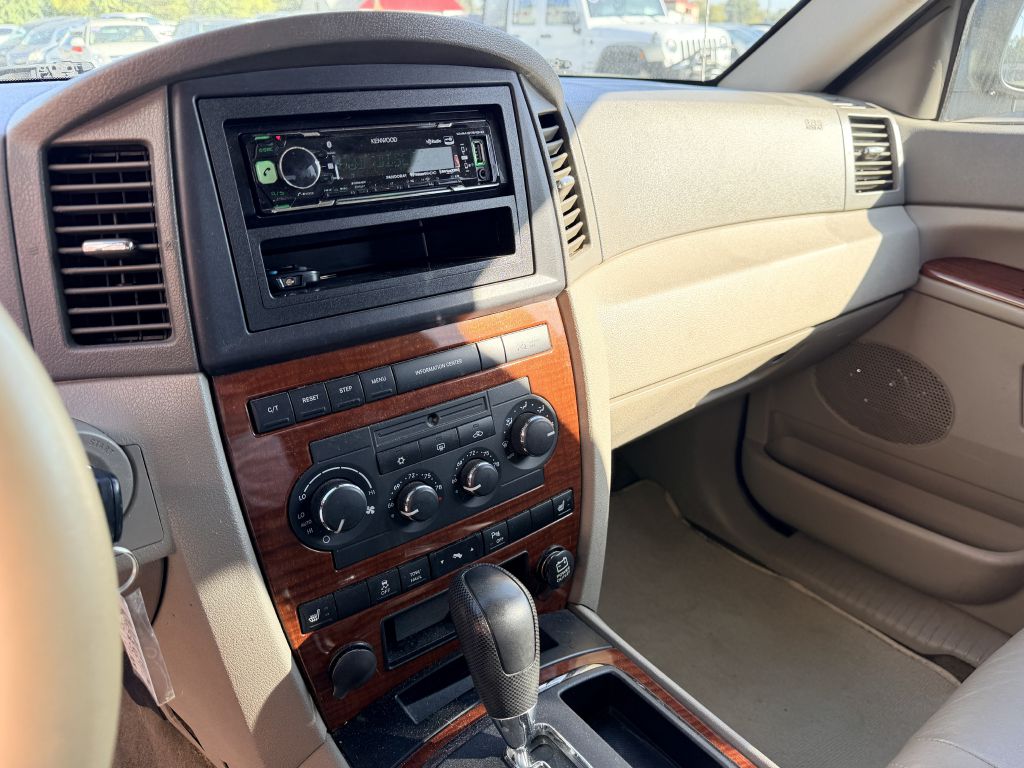Photo 10 of this JEEP GRAND CHEROKEE
