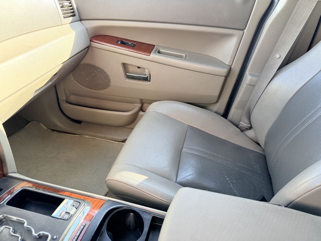 Photo 11 of this JEEP GRAND CHEROKEE