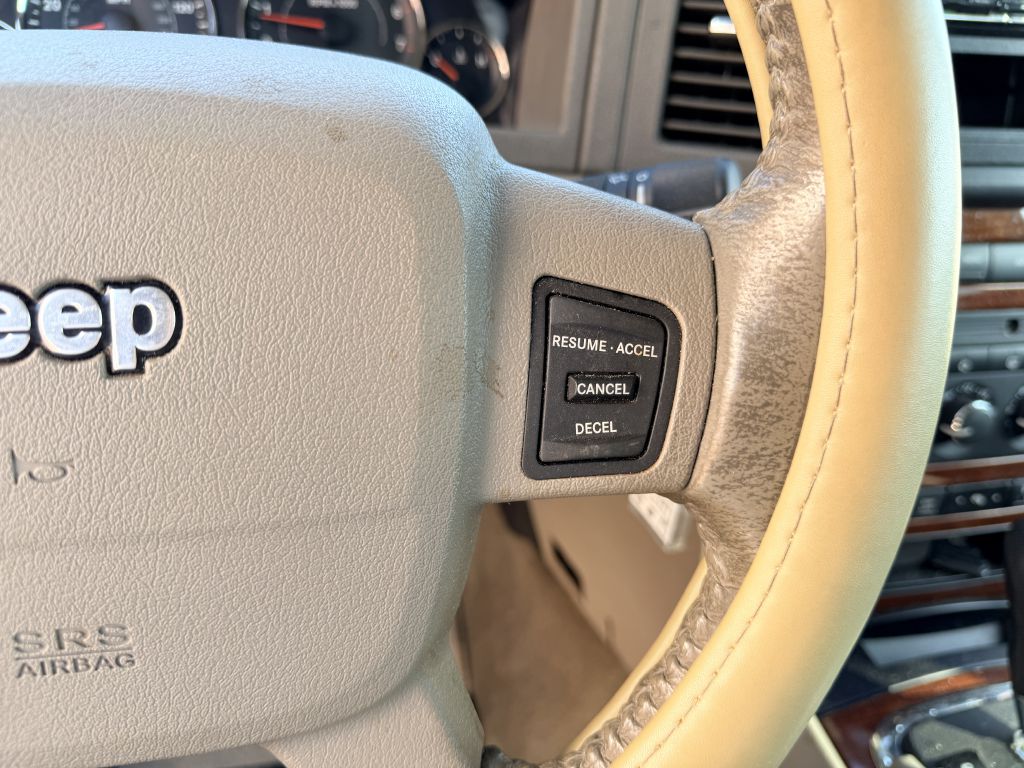 Photo 13 of this JEEP GRAND CHEROKEE