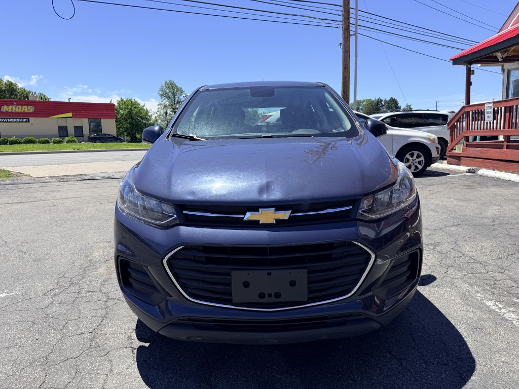 Photo 2 of this CHEVROLET TRAX