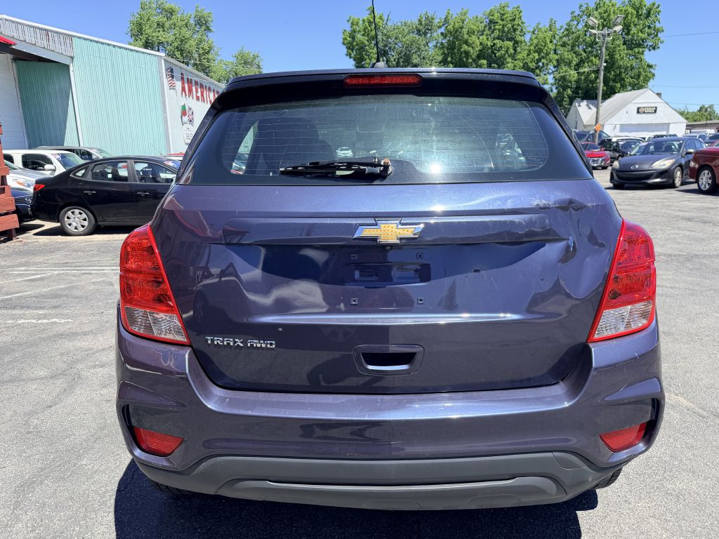 Photo 4 of this CHEVROLET TRAX
