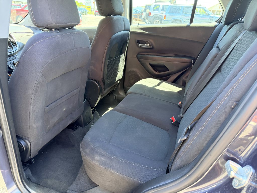 Photo 6 of this CHEVROLET TRAX