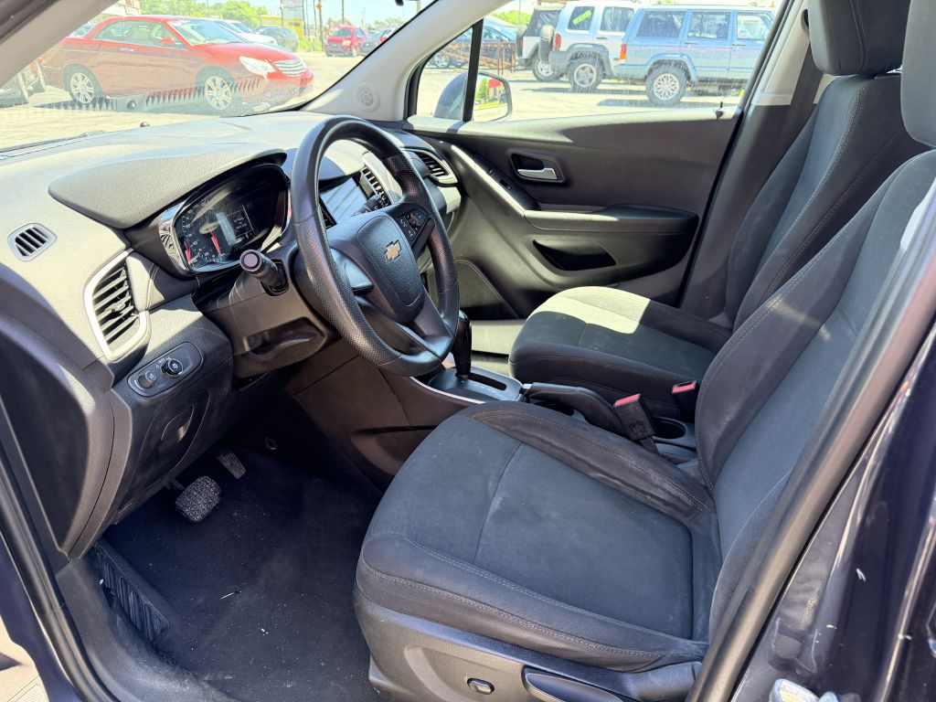 Photo 9 of this CHEVROLET TRAX