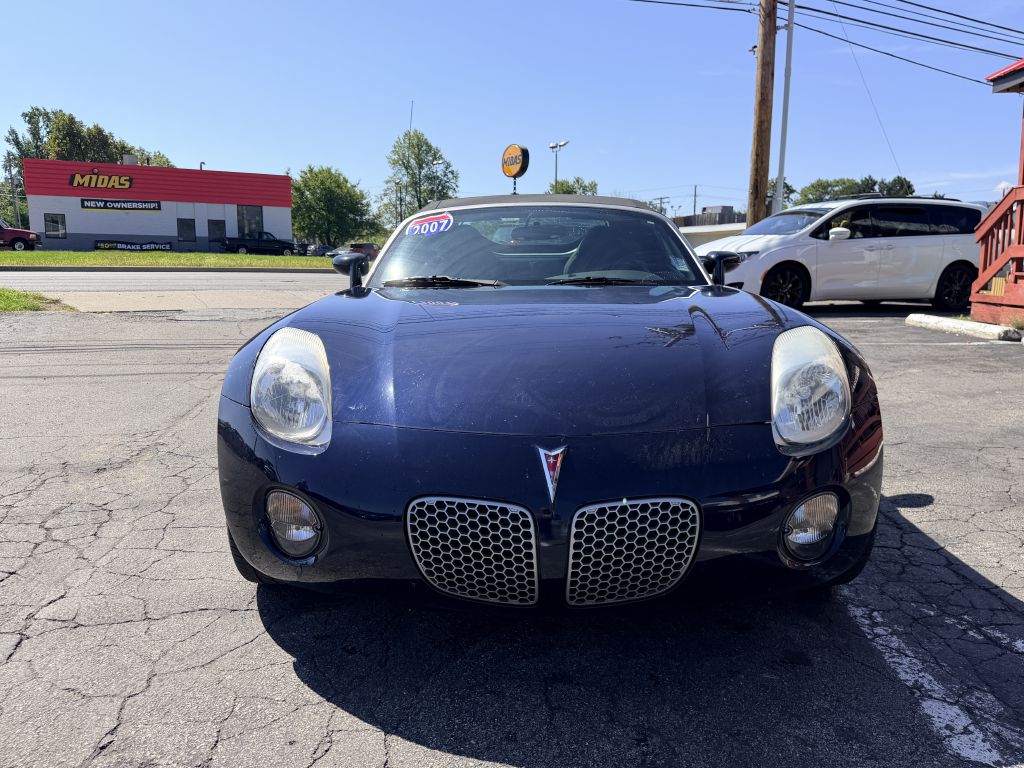 Photo 2 of this PONTIAC SOLSTICE