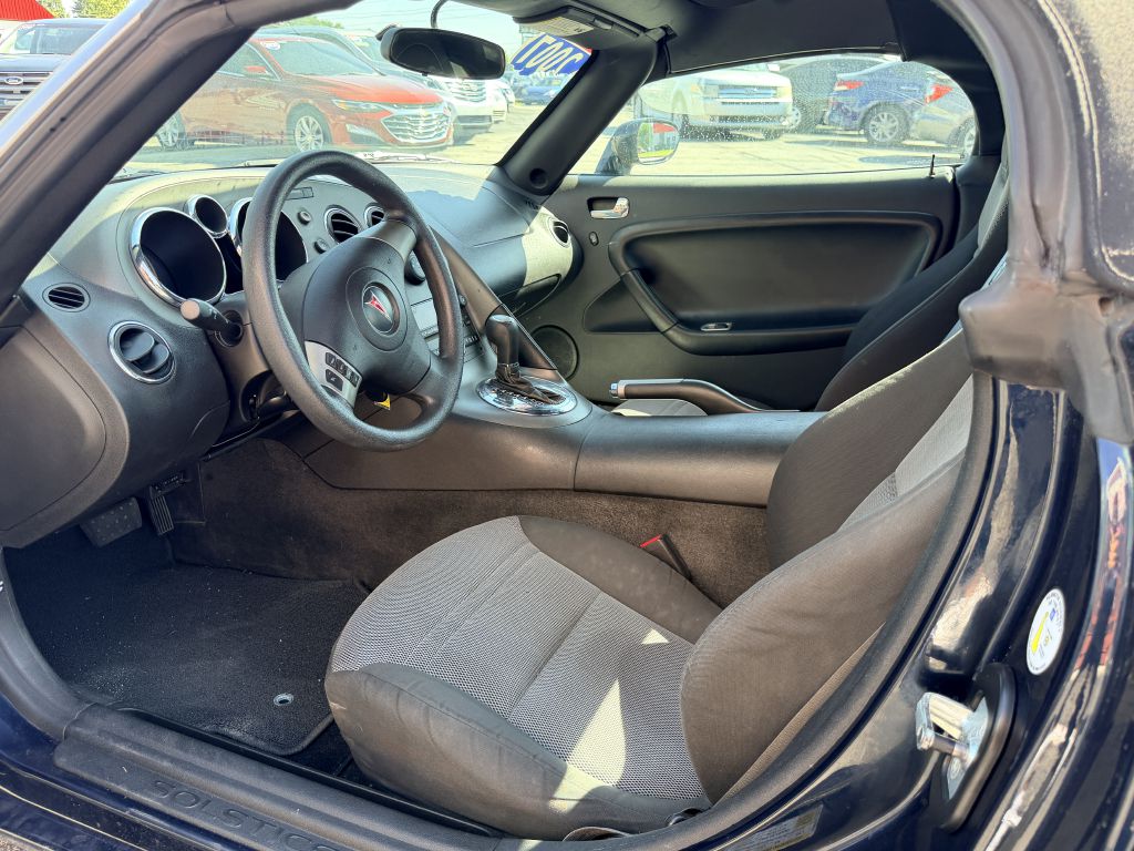 Photo 7 of this PONTIAC SOLSTICE