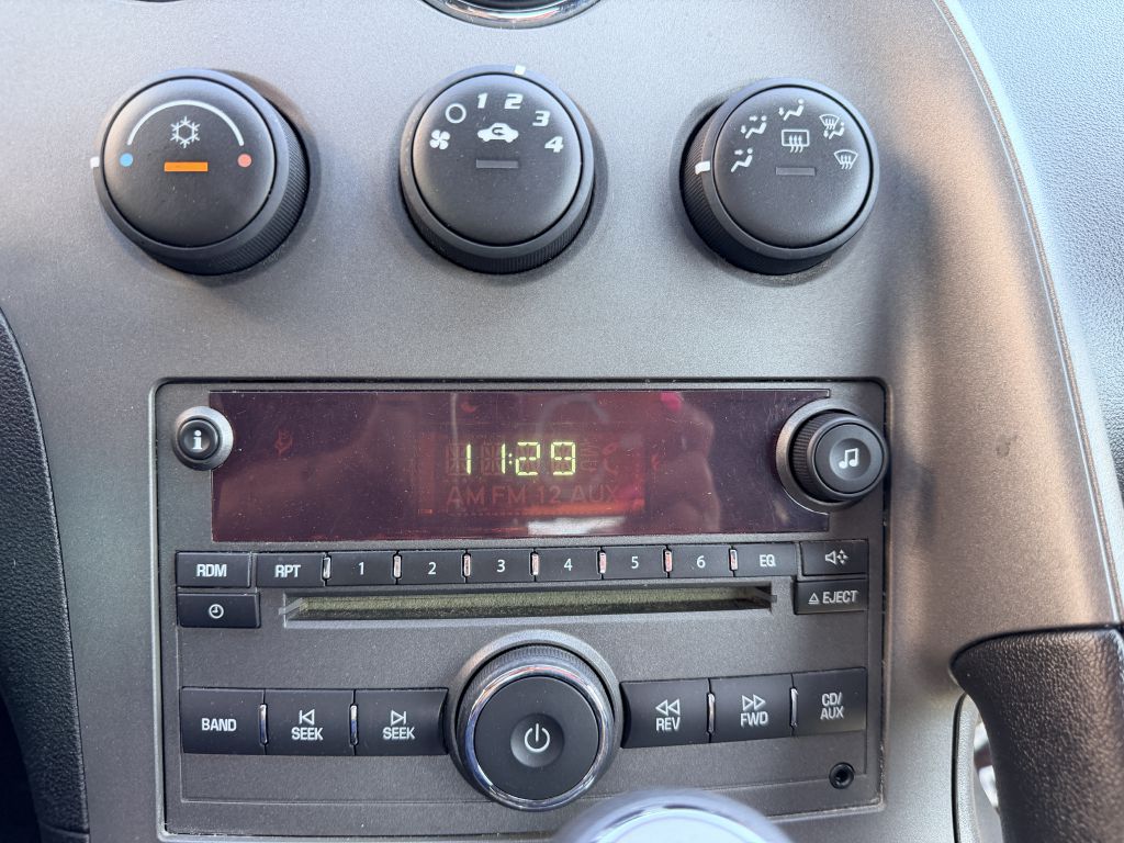 Photo 14 of this PONTIAC SOLSTICE