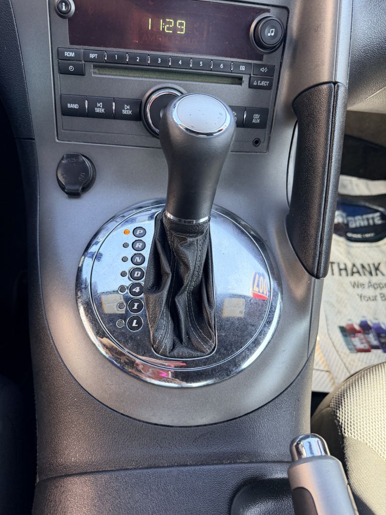 Photo 15 of this PONTIAC SOLSTICE