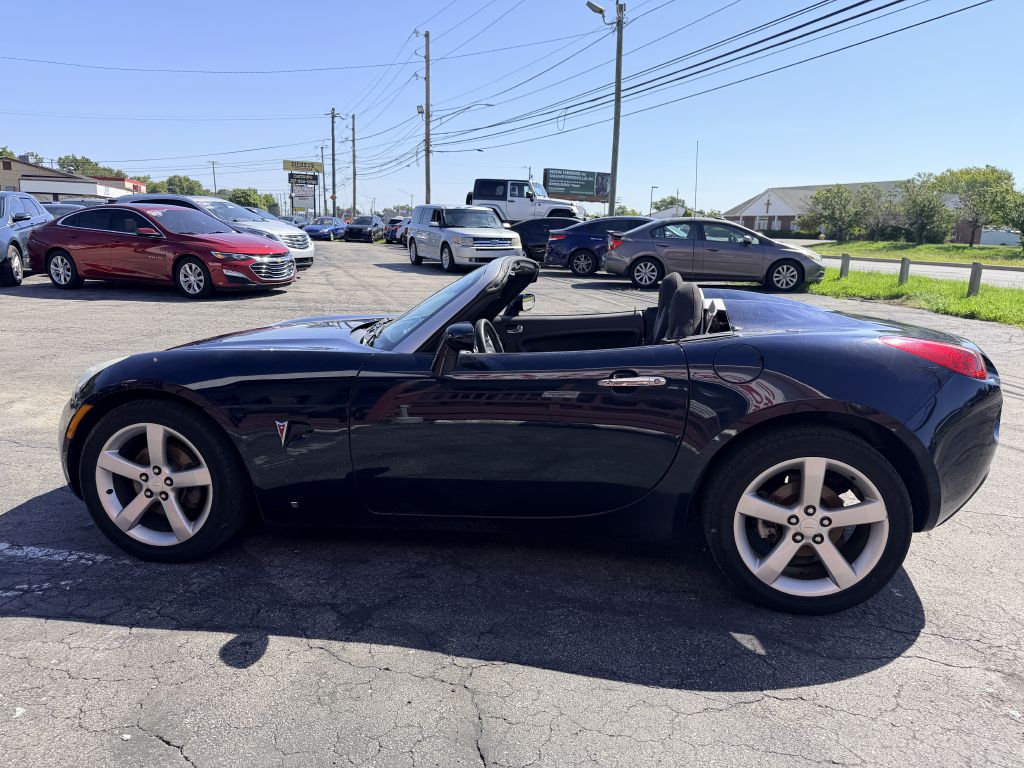 Photo 17 of this PONTIAC SOLSTICE
