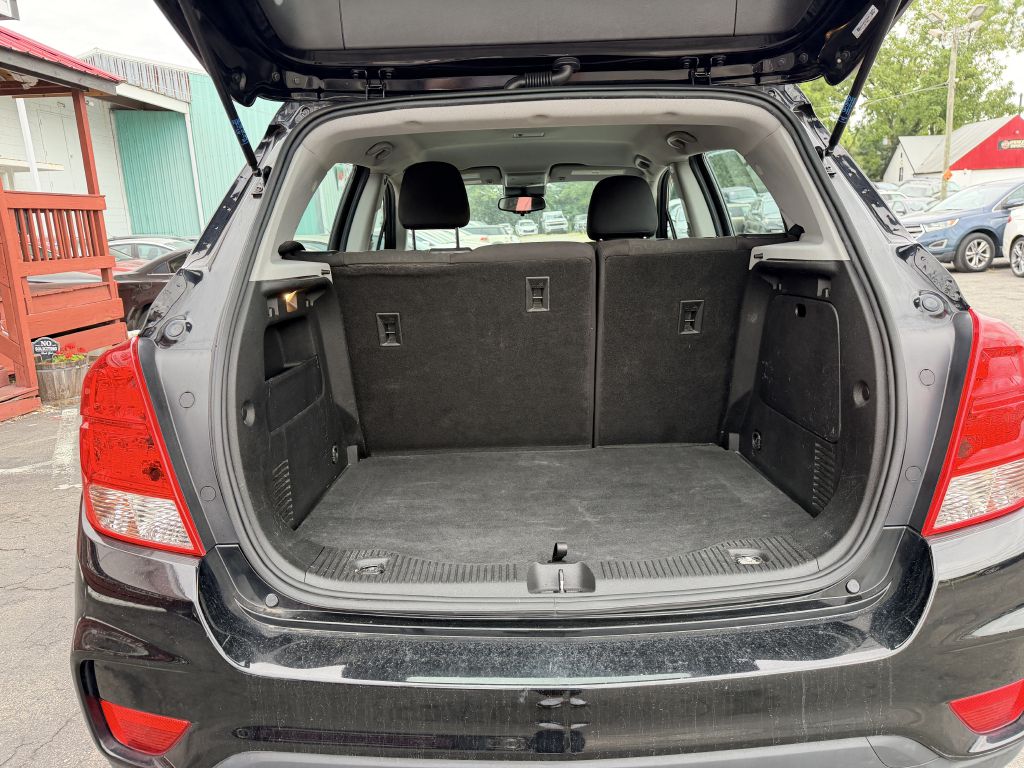 Photo 4 of this CHEVROLET TRAX