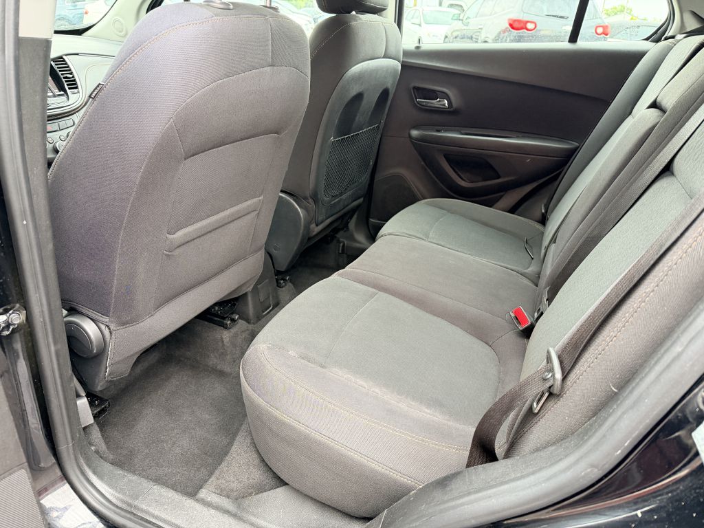 Photo 5 of this CHEVROLET TRAX