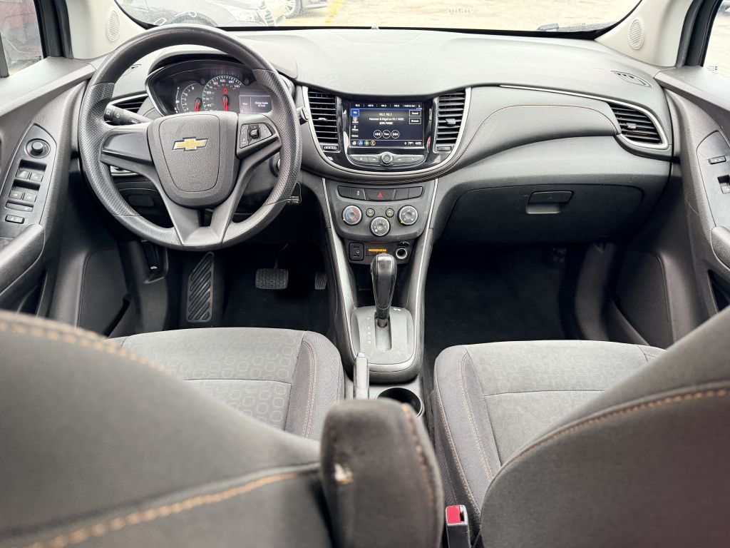 Photo 6 of this CHEVROLET TRAX