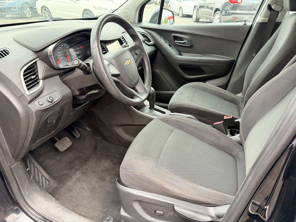 Photo 8 of this CHEVROLET TRAX