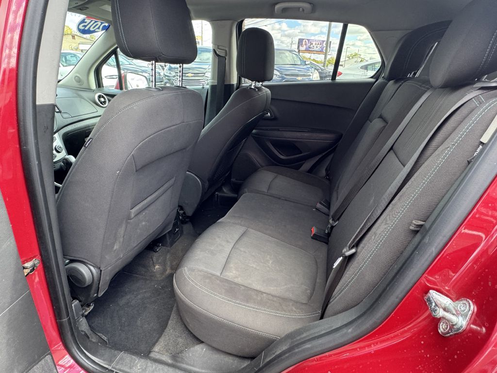Photo 6 of this CHEVROLET TRAX