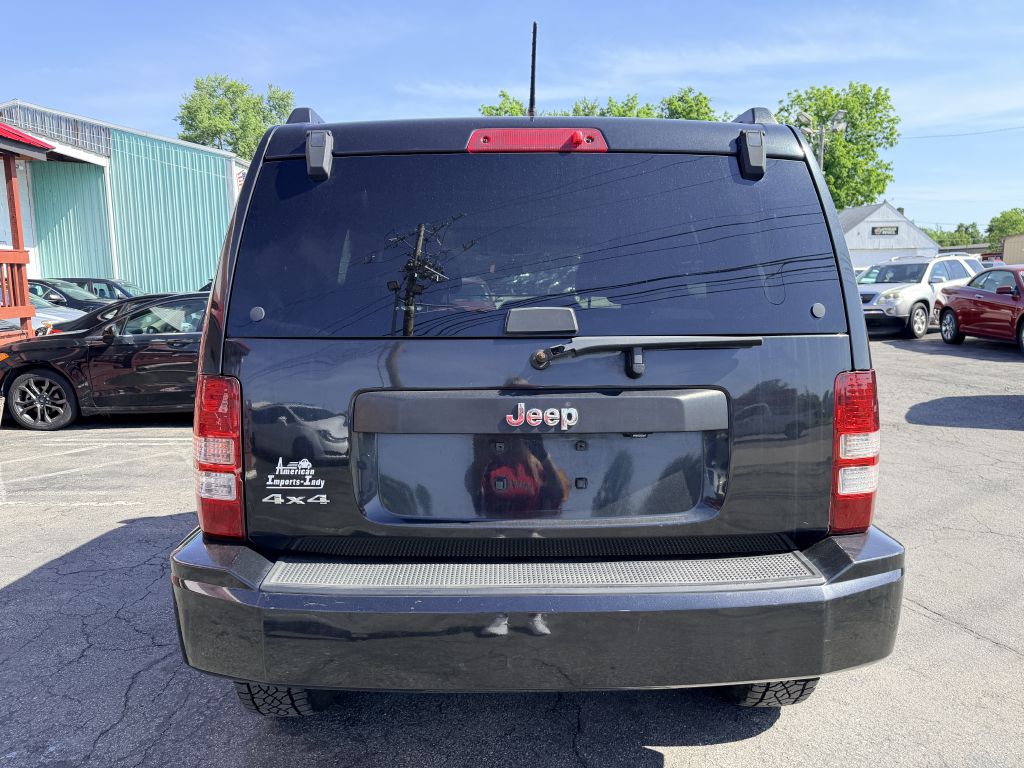Photo 4 of this JEEP LIBERTY