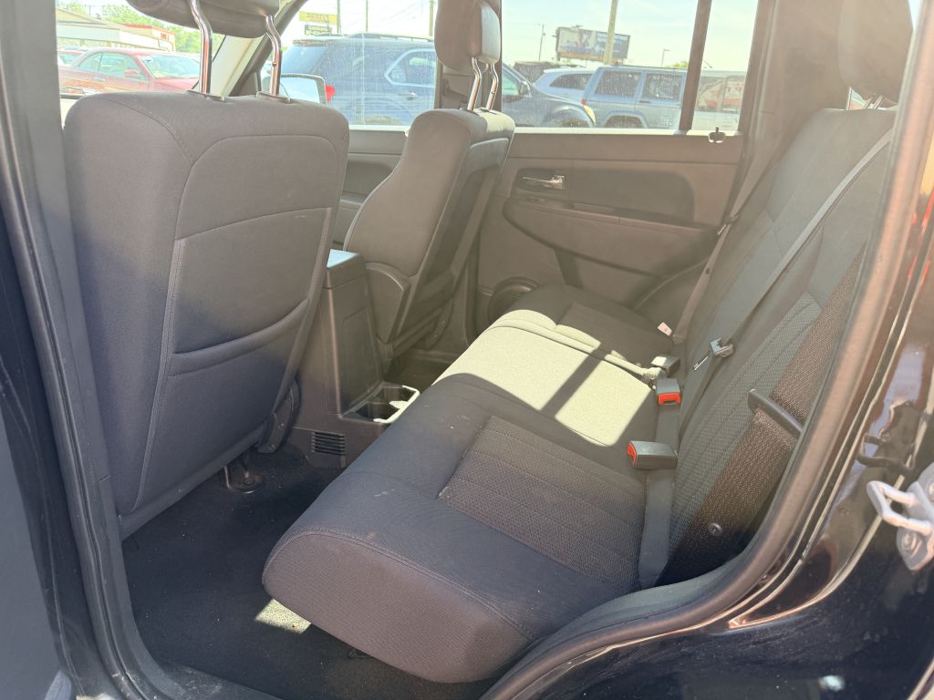 Photo 6 of this JEEP LIBERTY