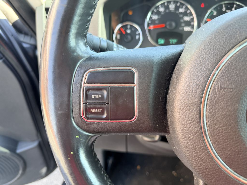 Photo 14 of this JEEP LIBERTY