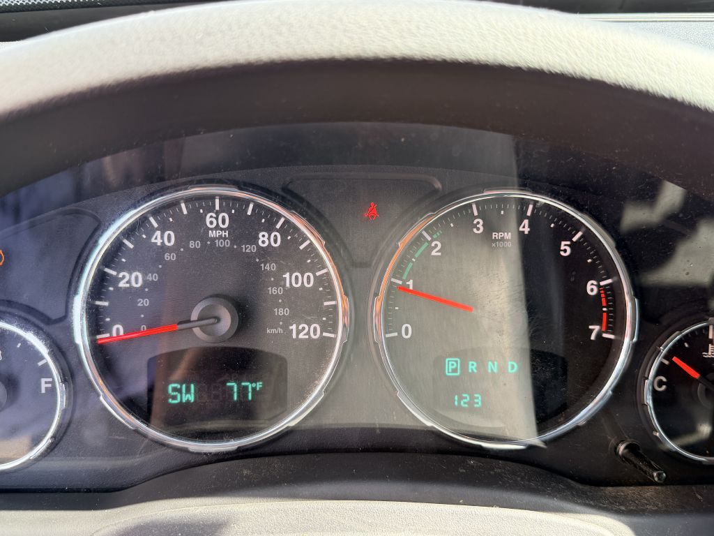 Photo 15 of this JEEP LIBERTY