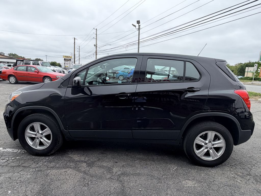Photo 3 of this CHEVROLET TRAX