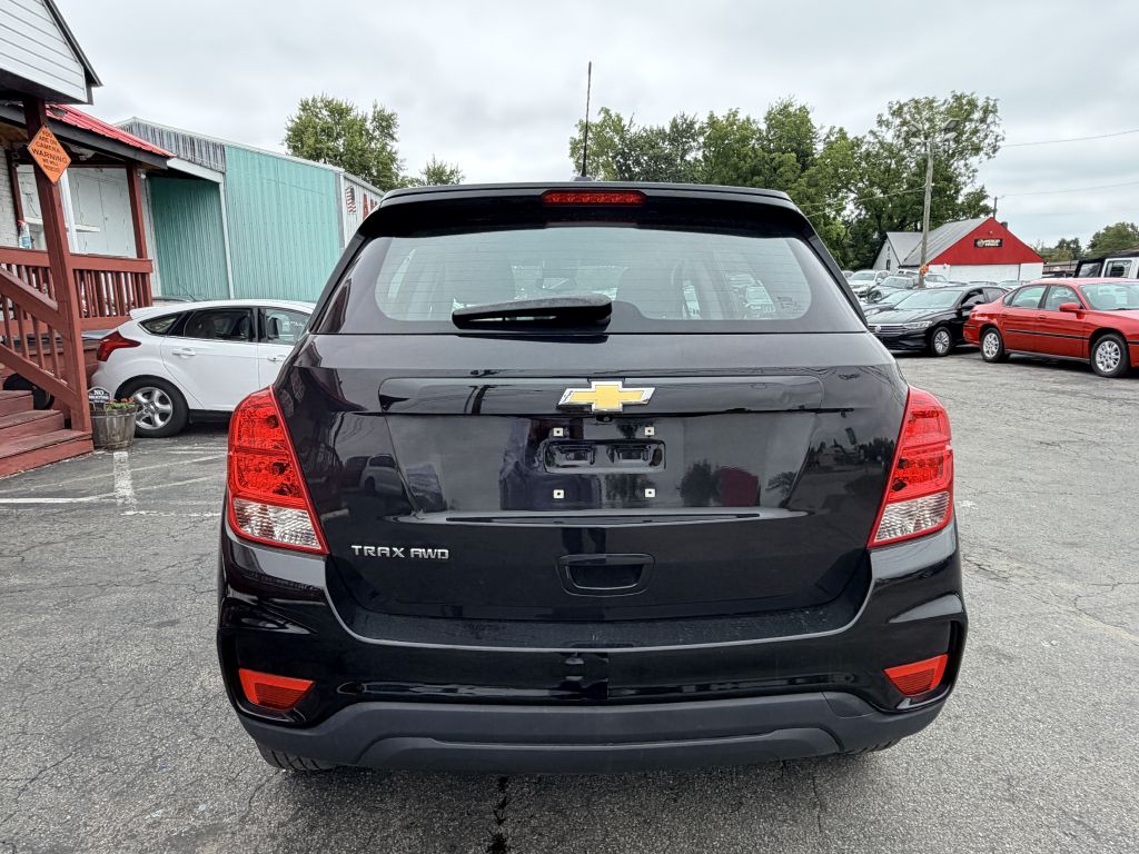 Photo 4 of this CHEVROLET TRAX