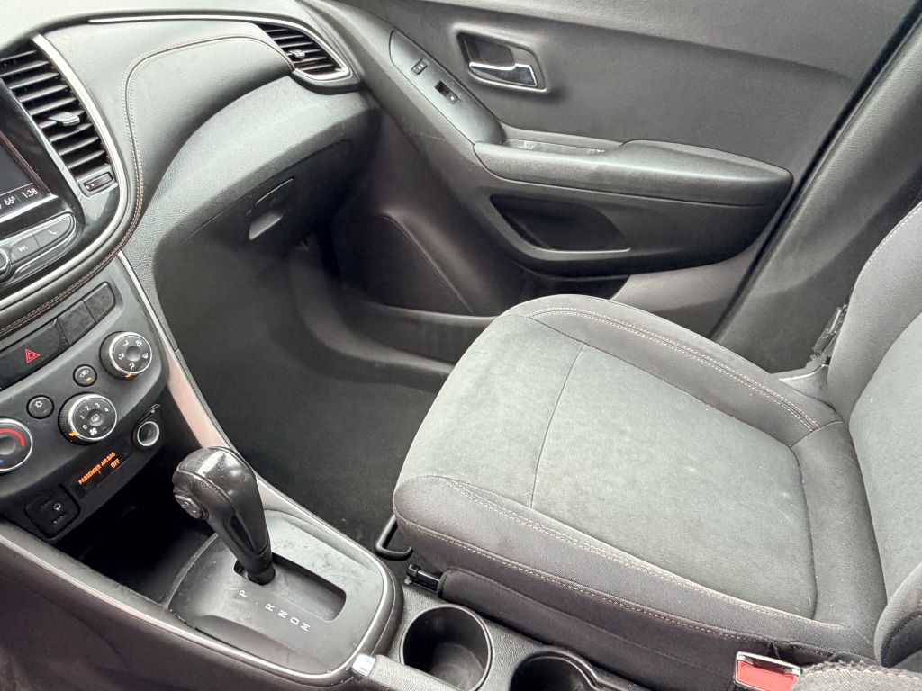 Photo 12 of this CHEVROLET TRAX