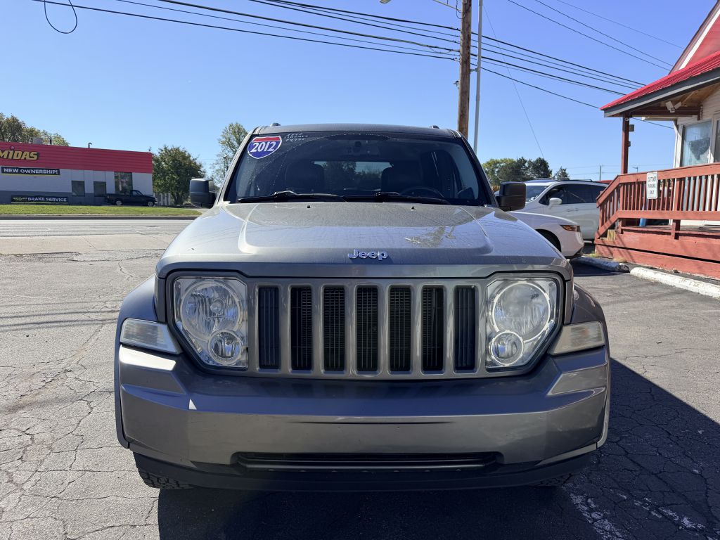 Photo 2 of this JEEP LIBERTY