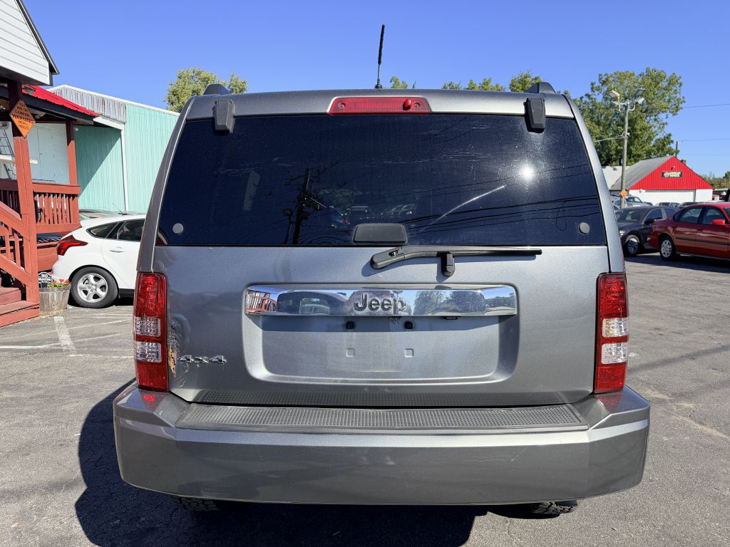 Photo 4 of this JEEP LIBERTY