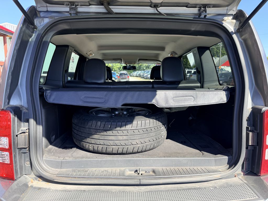 Photo 5 of this JEEP LIBERTY