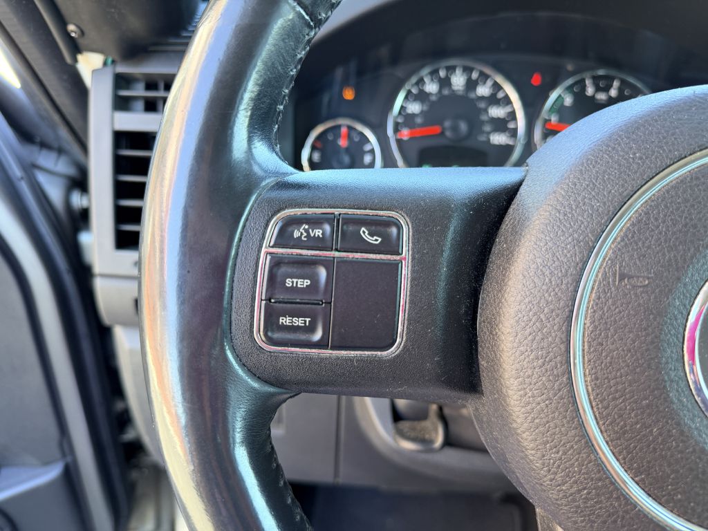 Photo 13 of this JEEP LIBERTY