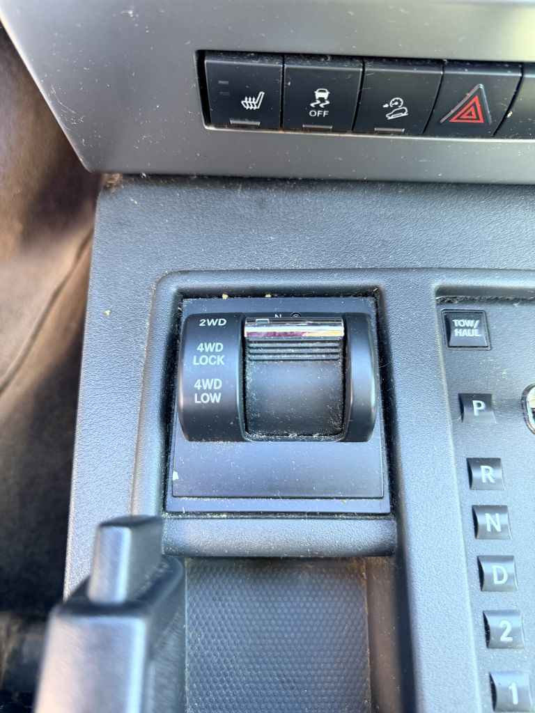 Photo 20 of this JEEP LIBERTY