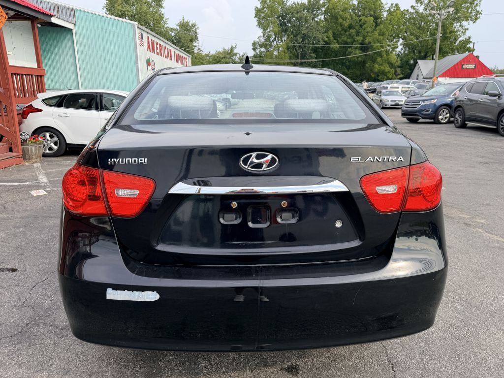 Photo 4 of this HYUNDAI ELANTRA