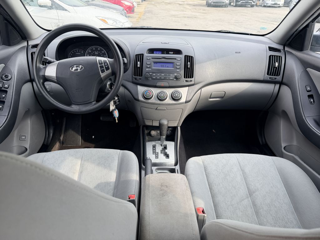 Photo 6 of this HYUNDAI ELANTRA