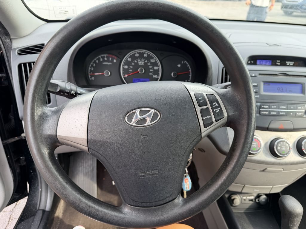 Photo 9 of this HYUNDAI ELANTRA