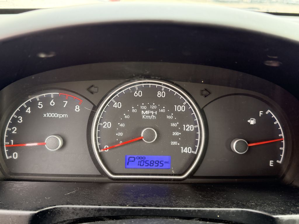 Photo 13 of this HYUNDAI ELANTRA
