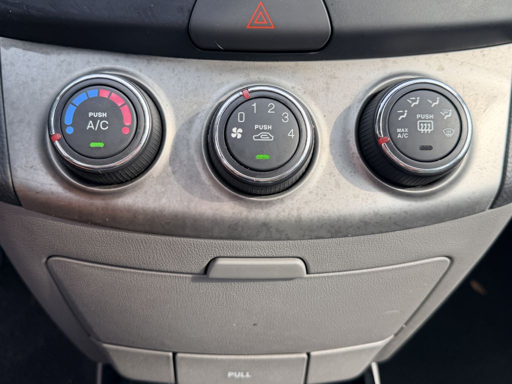 Photo 15 of this HYUNDAI ELANTRA