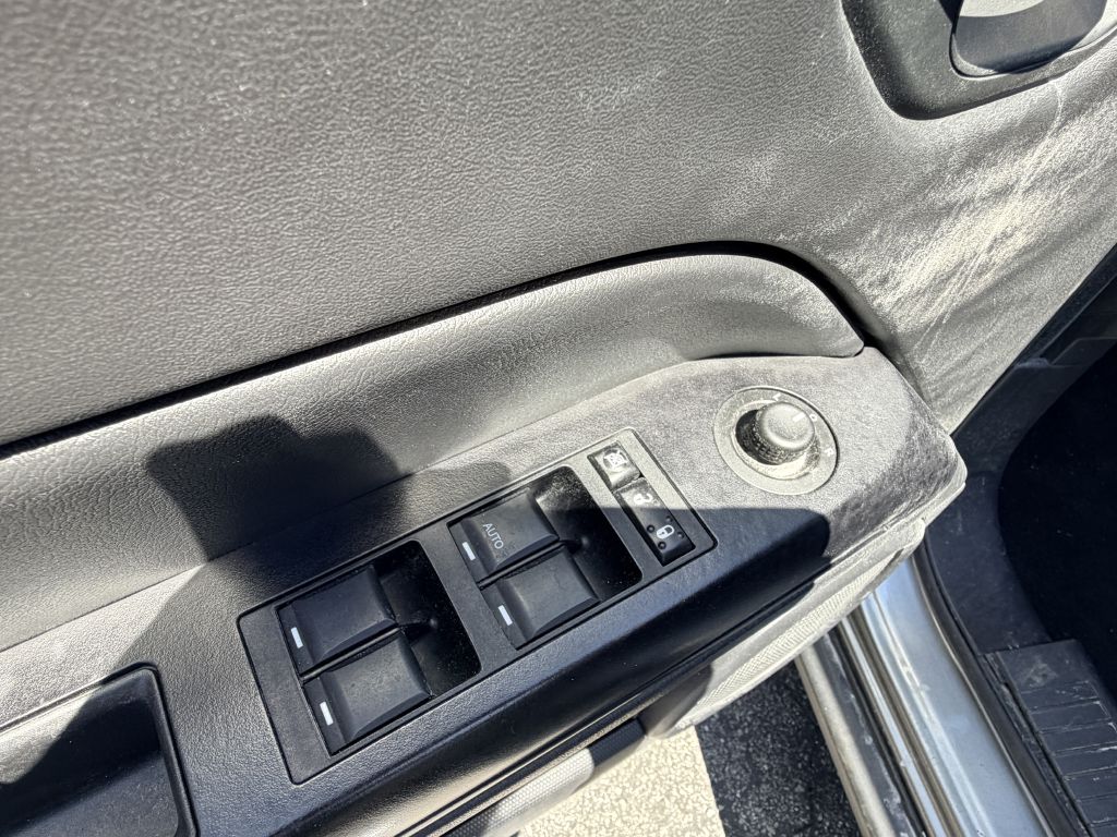 Photo 8 of this JEEP PATRIOT