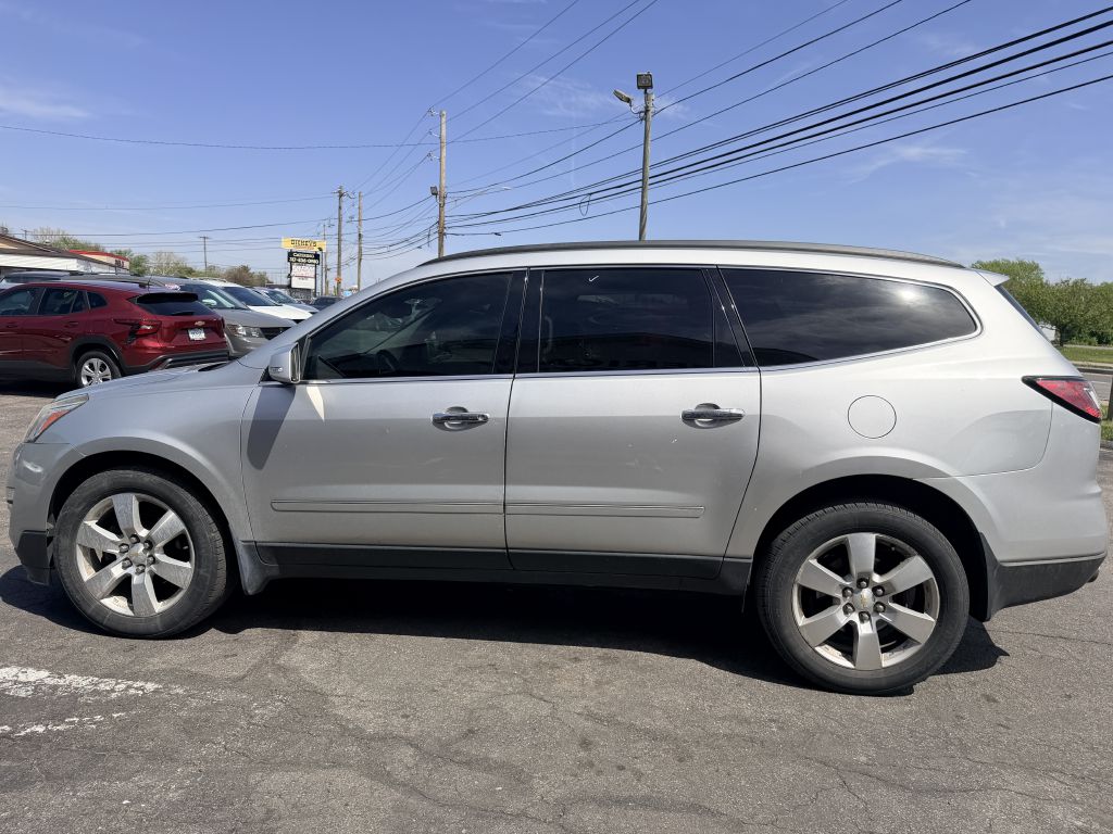 Photo 3 of this CHEVROLET TRAVERSE
