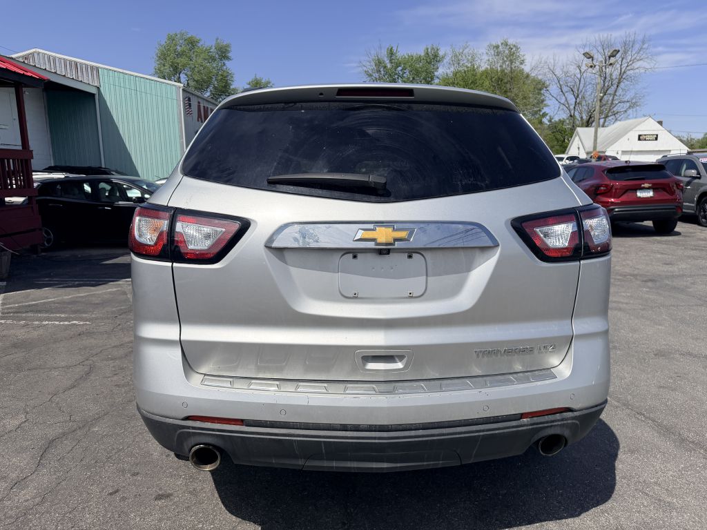 Photo 4 of this CHEVROLET TRAVERSE