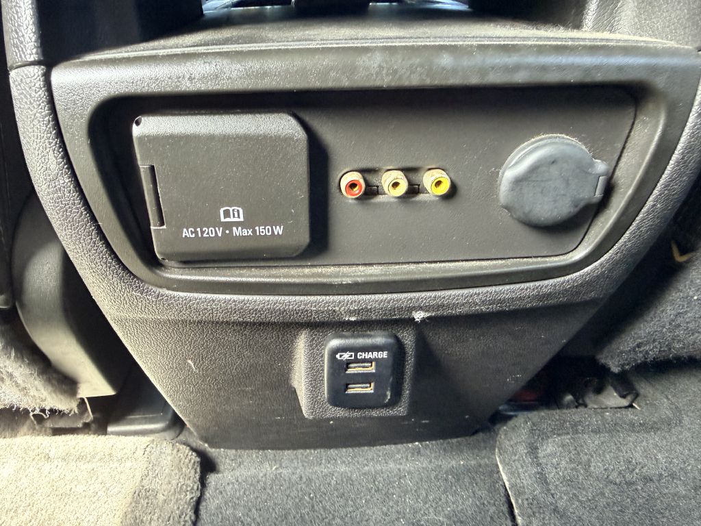 Photo 10 of this CHEVROLET TRAVERSE