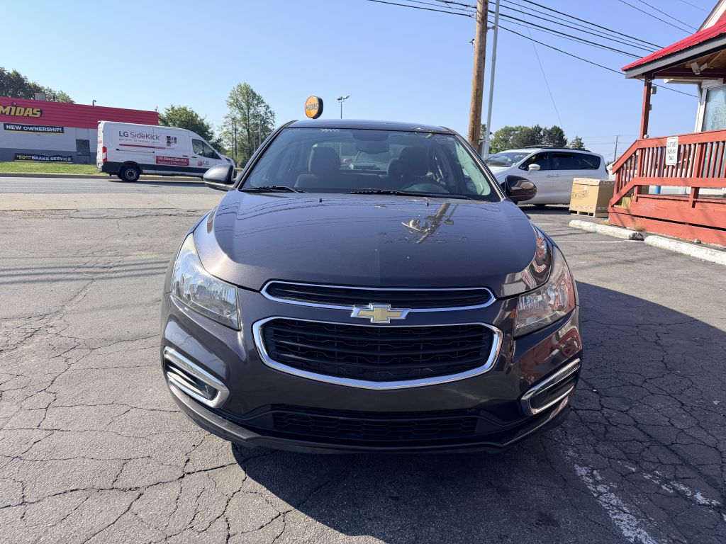 Photo 2 of this CHEVROLET CRUZE LIMITED
