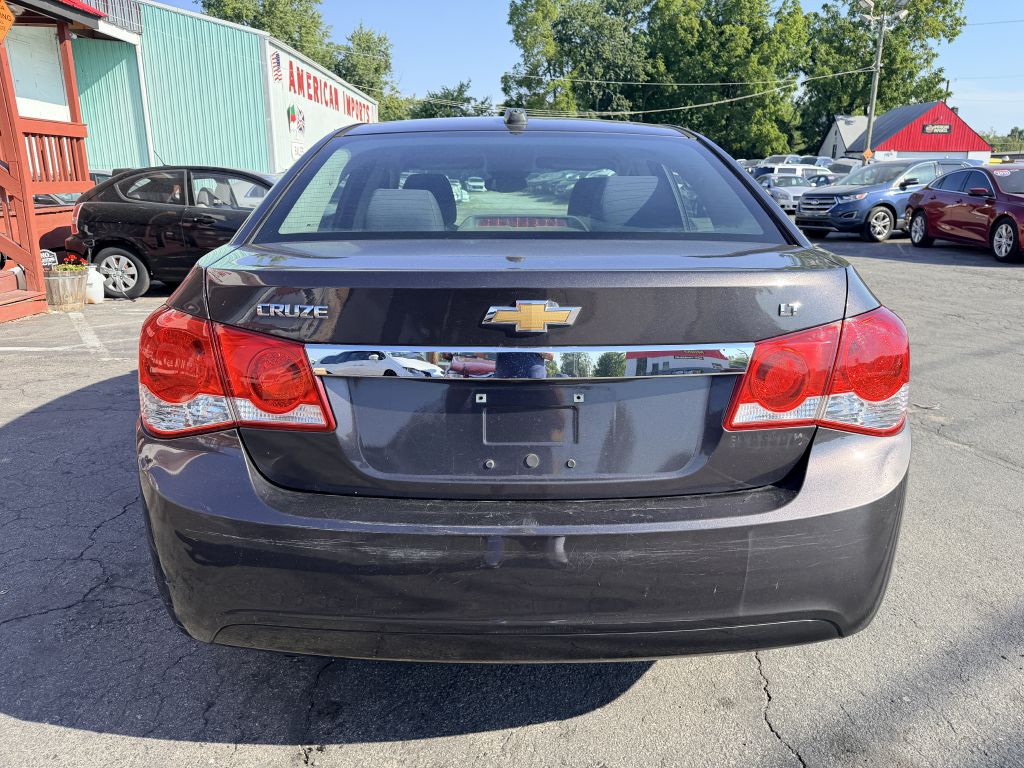 Photo 4 of this CHEVROLET CRUZE LIMITED